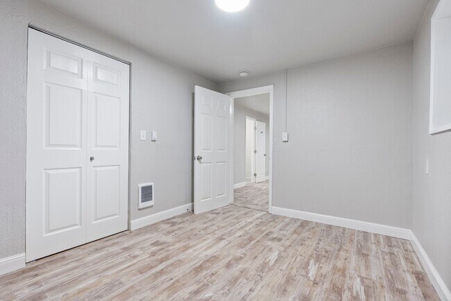 Building Photo - 3812 R St