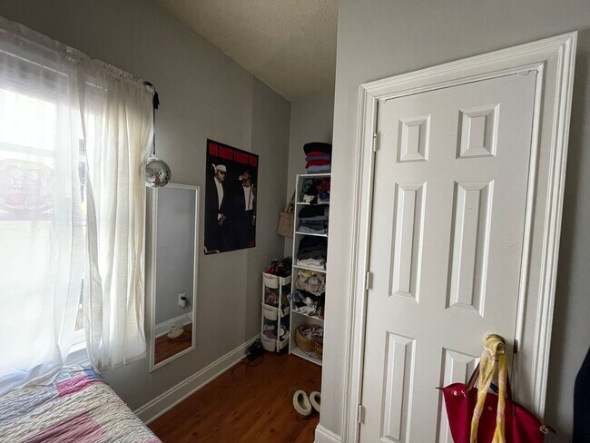 Building Photo - 183 Smith St