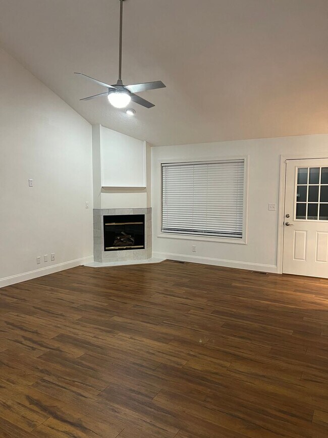 Building Photo - Galloway District RENTAL!  3-Bed, 2-Bath, 2-Car Garage