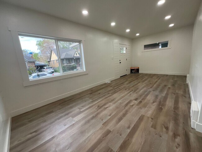 Building Photo - 859 Binford St