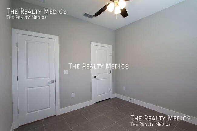 Building Photo - 56 Cordona Dr