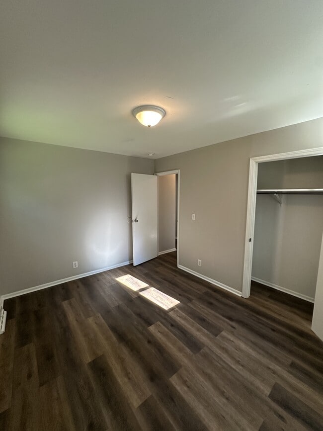 Building Photo - 2303 Bramble Way
