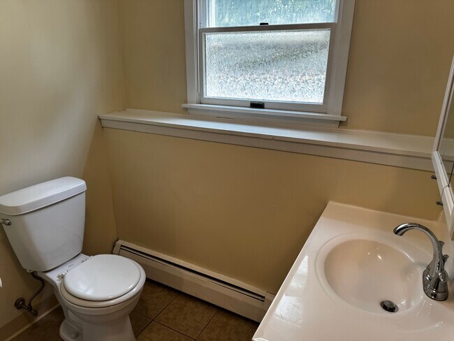 Building Photo - Briarwood 10