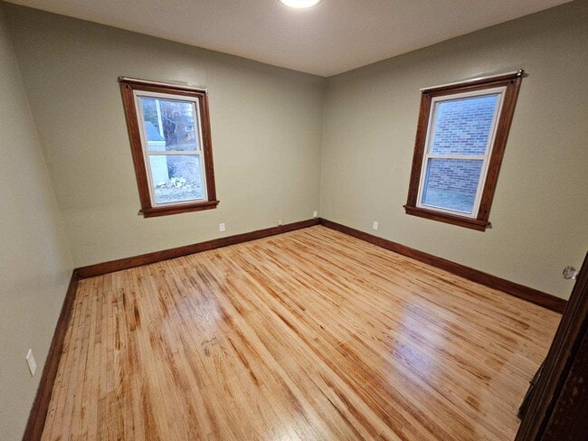Bedroom 1 - 3029 W Franklin St