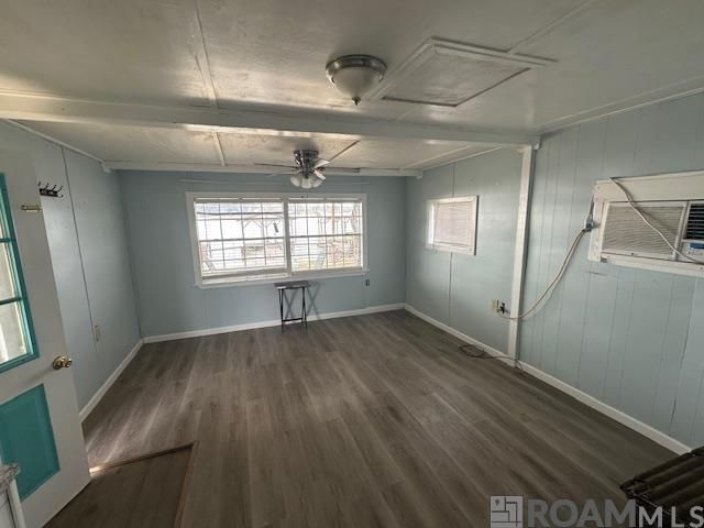 Building Photo - 6871 Island Rd