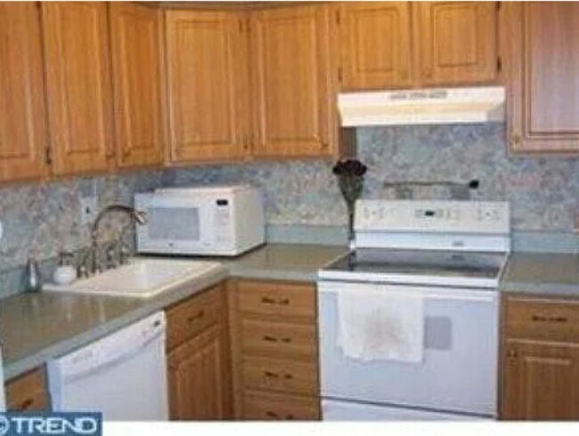 Building Photo - 204 Winding Way