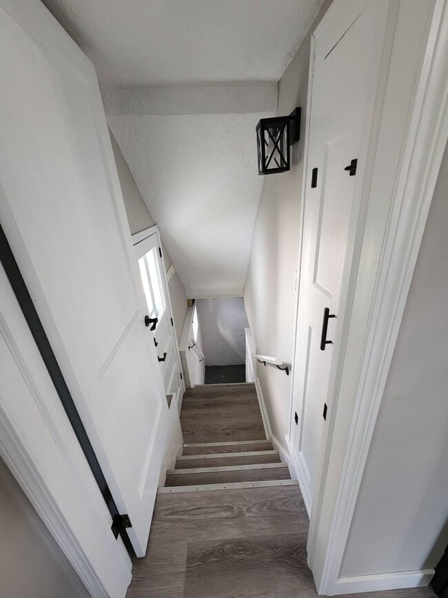 Building Photo - Newly Renovated 3-Bedroom Property in Prim...