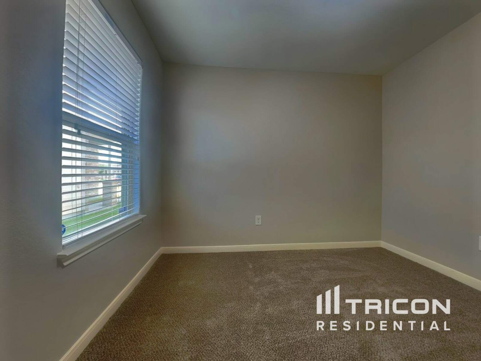 Building Photo - 9910 Waldens Pond Court