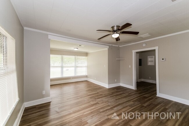 Building Photo - Irresistible Single Family Home | 3 BR/2BA | In Jacksonville