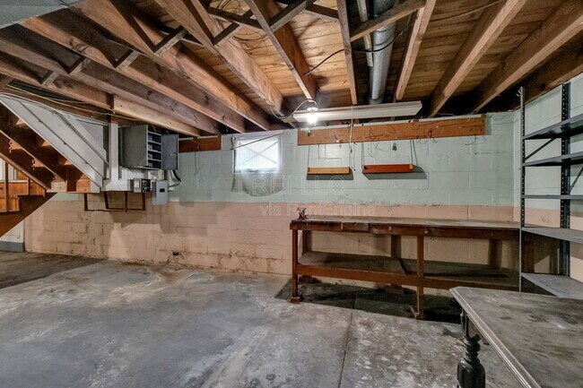 Building Photo - 4724 Cane Run Rd