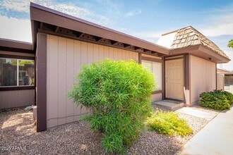 Building Photo - 928 S Casitas Dr