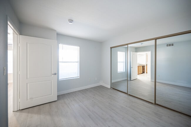 Building Photo - 5055 W Hacienda Ave