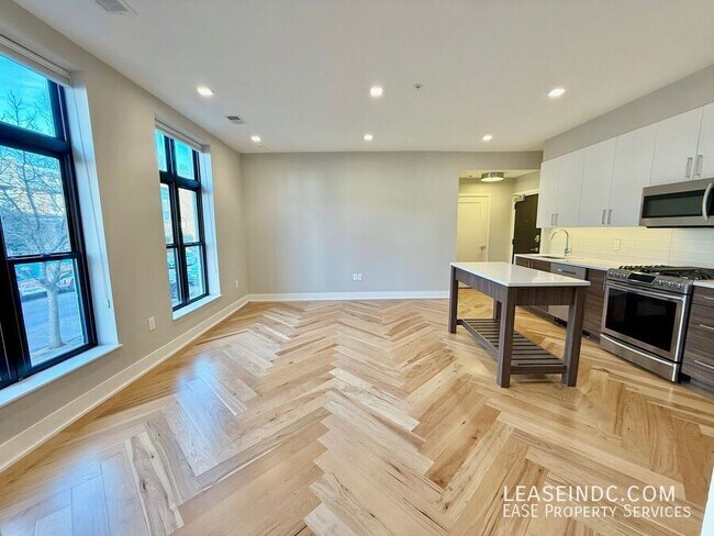 Building Photo - 1345 K St SE