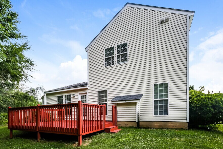 Building Photo - 137 Lantana Dr