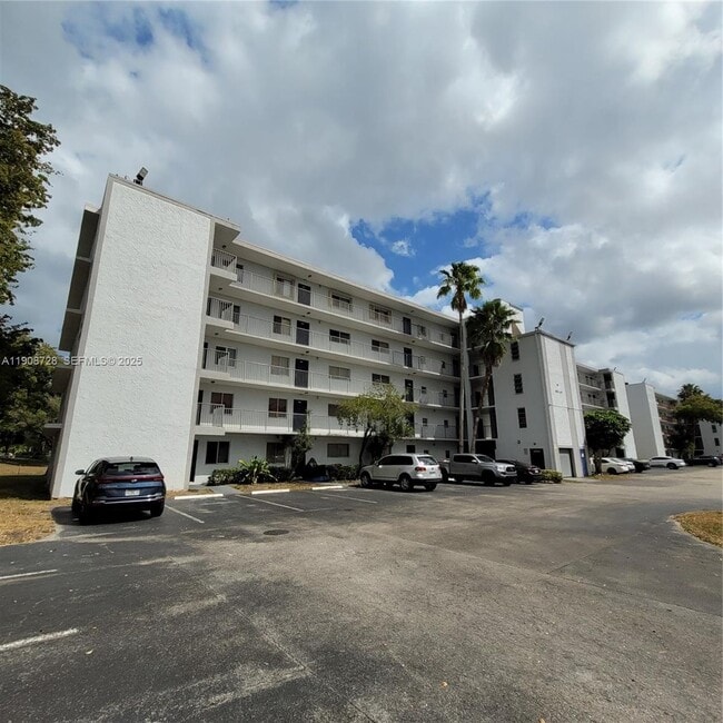 Building Photo - 8540 N Sherman Cir