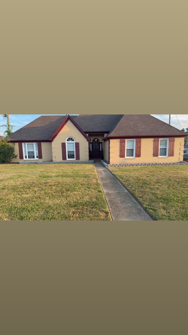 Building Photo - 9289 Chimneyrock Blvd.