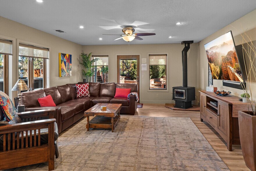 Building Photo - 55 Wild Horse Mesa Dr