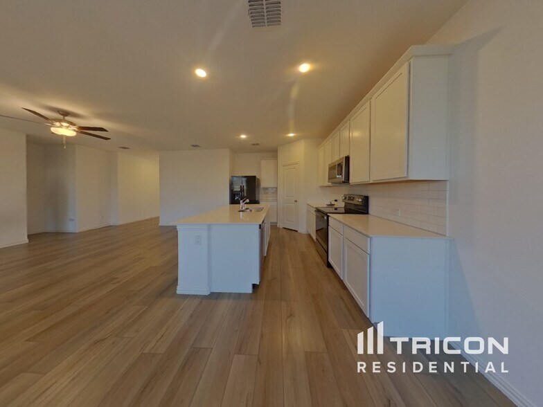 Building Photo - 509 Macdonald Wy