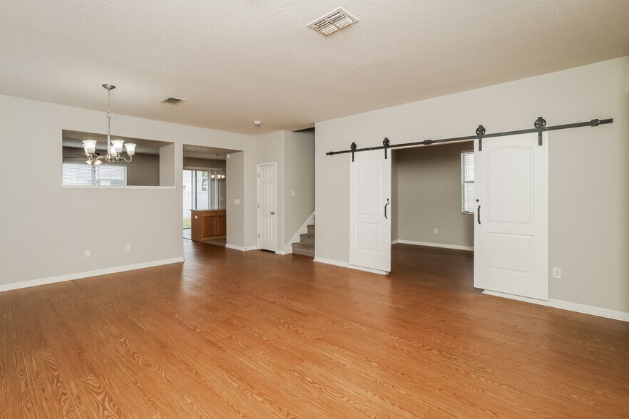 Building Photo - 9535 Maxson Dr