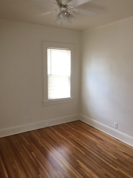 Building Photo - 3036 37th Ave S