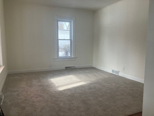 Building Photo - Single Family Home for Rent