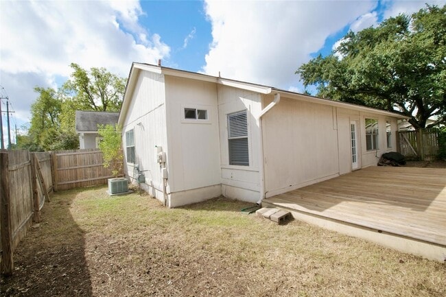 Building Photo - 13103 Pollard Dr