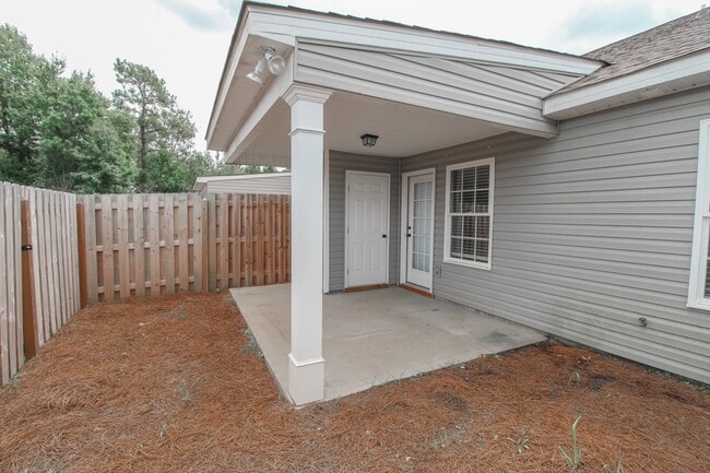 Building Photo - 420 Andover Dr