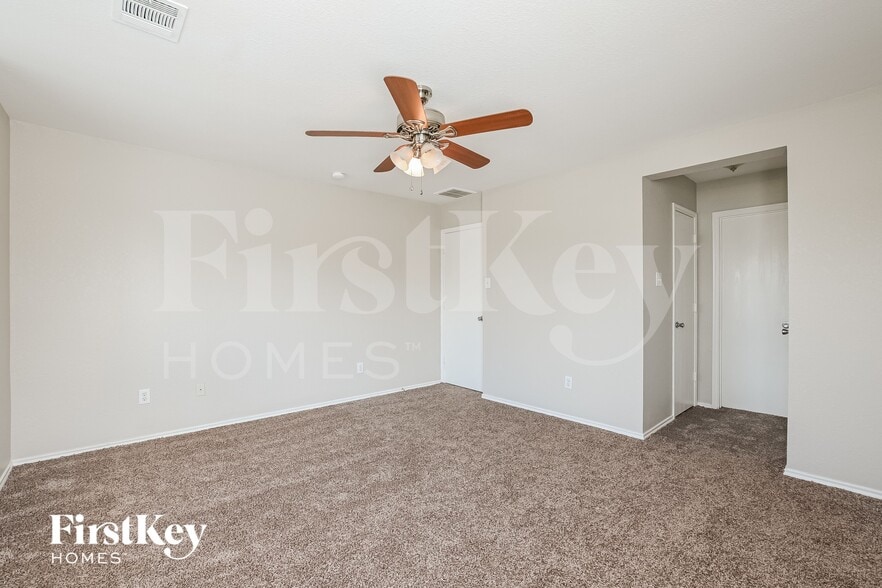 Building Photo - 8143 Chancewood Ln