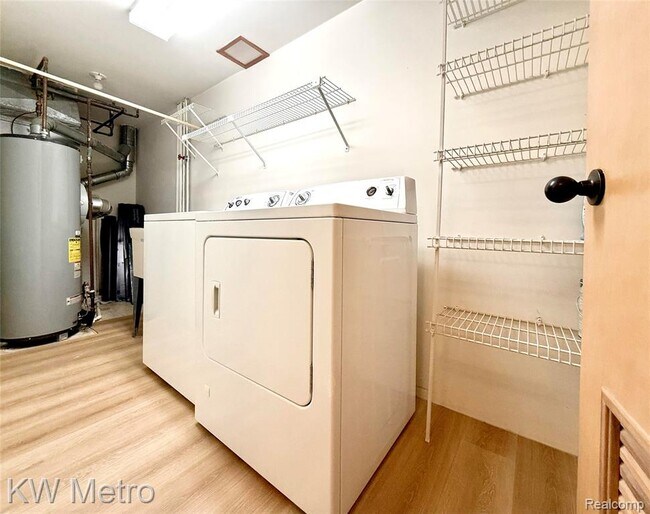 Building Photo - 969 GreenView Ct