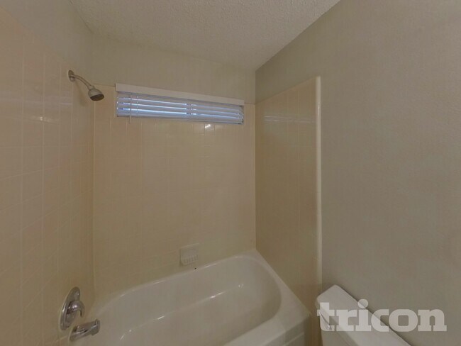 Building Photo - 2601 Country Creek Ln