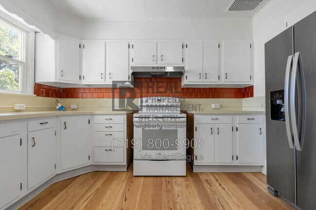 Building Photo - 1530 33rd Ln