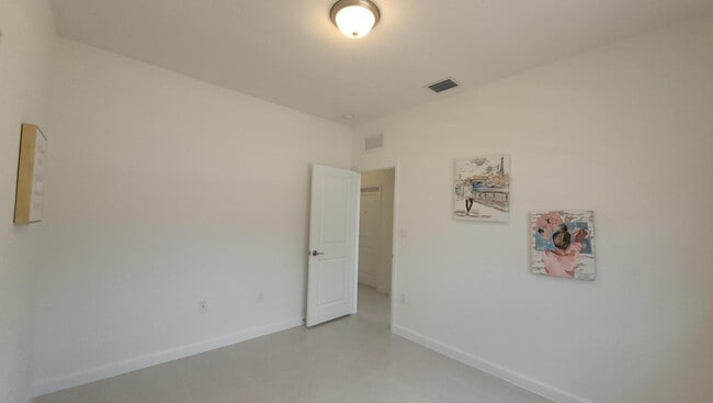 Building Photo - 16105 SW 149th Ave