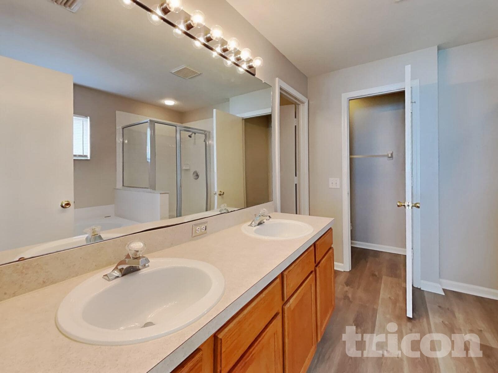 Building Photo - 12420 Tree Pointe Ct