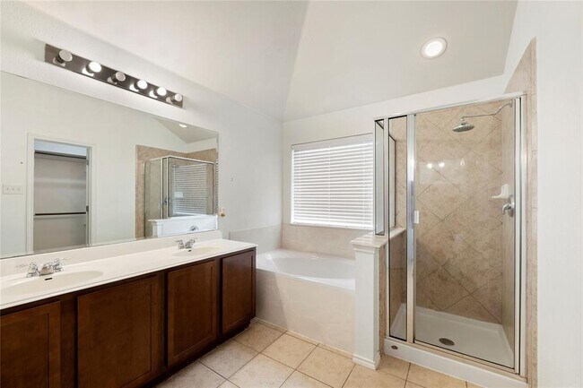 Building Photo - 1207 Cherrywood