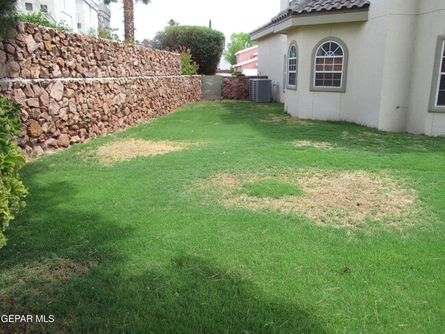 Building Photo - 2030 Paseo Del Prado Dr