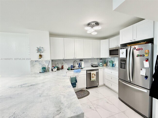 Building Photo - 3180 S Ocean Dr