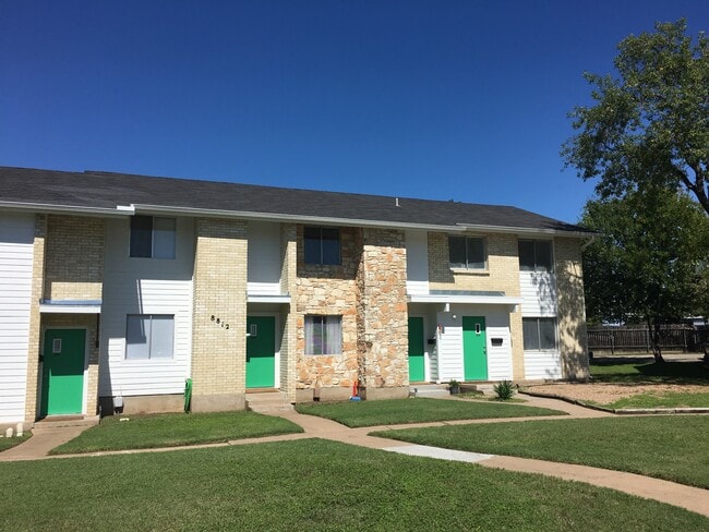 Building Photo - 8812 Dawnridge Cir