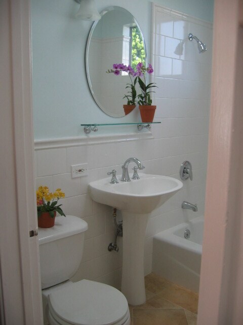 Building Photo - 5726 Encino Ave