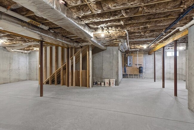 Building Photo - 149 Lowell Rd