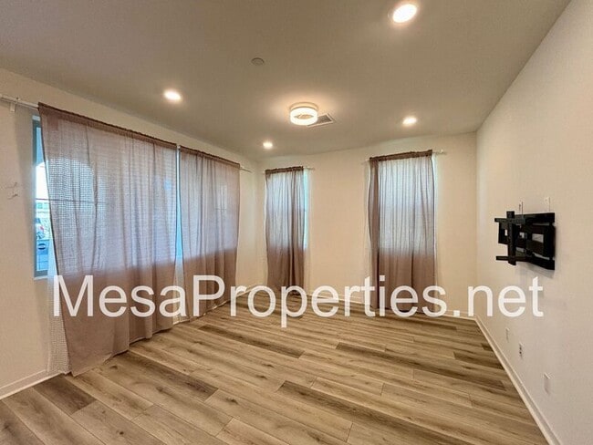 Building Photo - 3550 E Pollock St