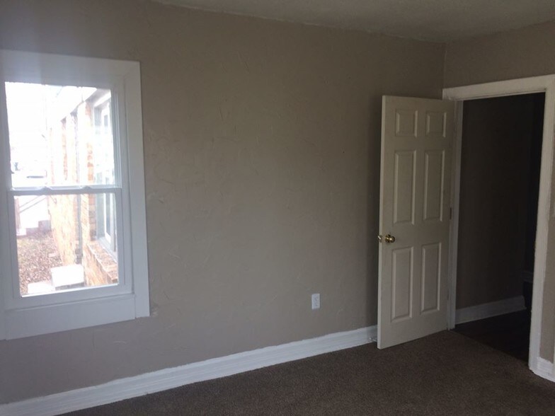 Bedroom 1 - 1121 NW 28th St