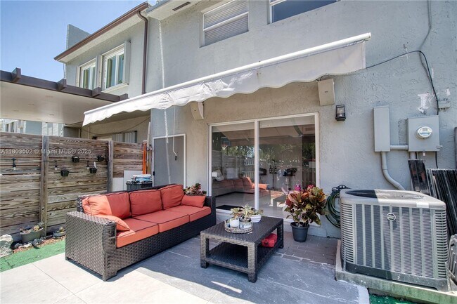 Building Photo - 9040 SW 203rd Terrace