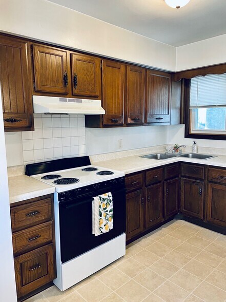 Building Photo - 2111 Judson Ct