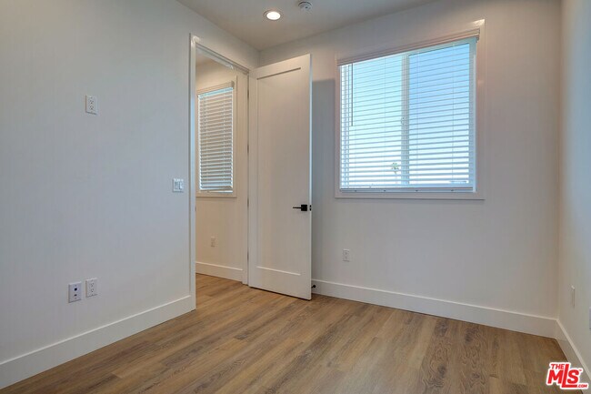 Building Photo - 4509 Saturn St