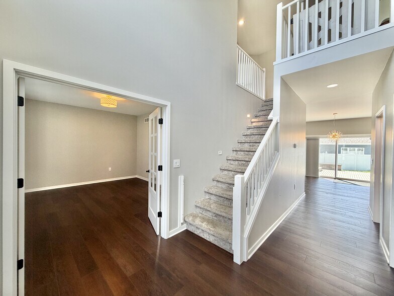 Building Photo - 3184 Warbler Ct