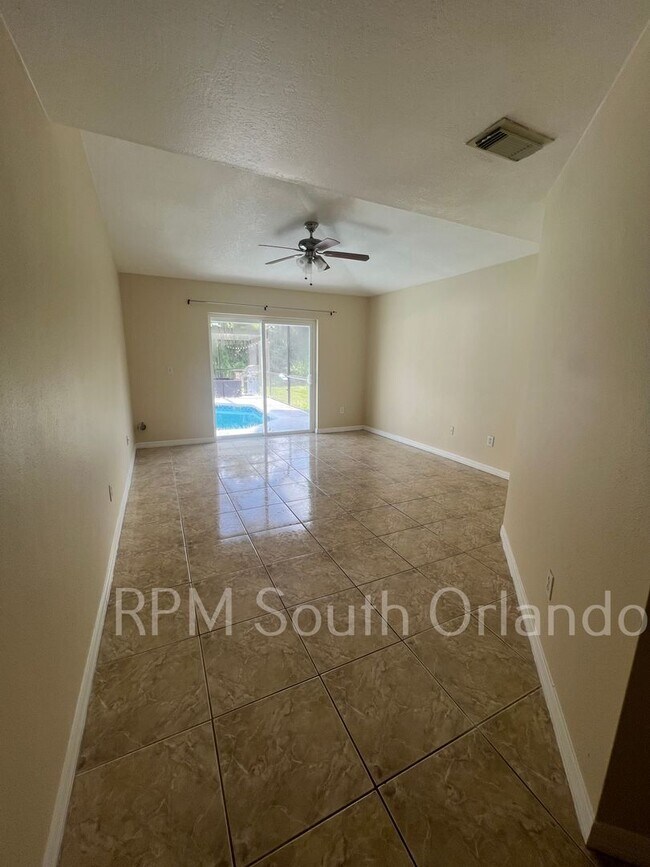 Building Photo - Beautiful 4 Bedroom 2.5 Bath Home with Hea...