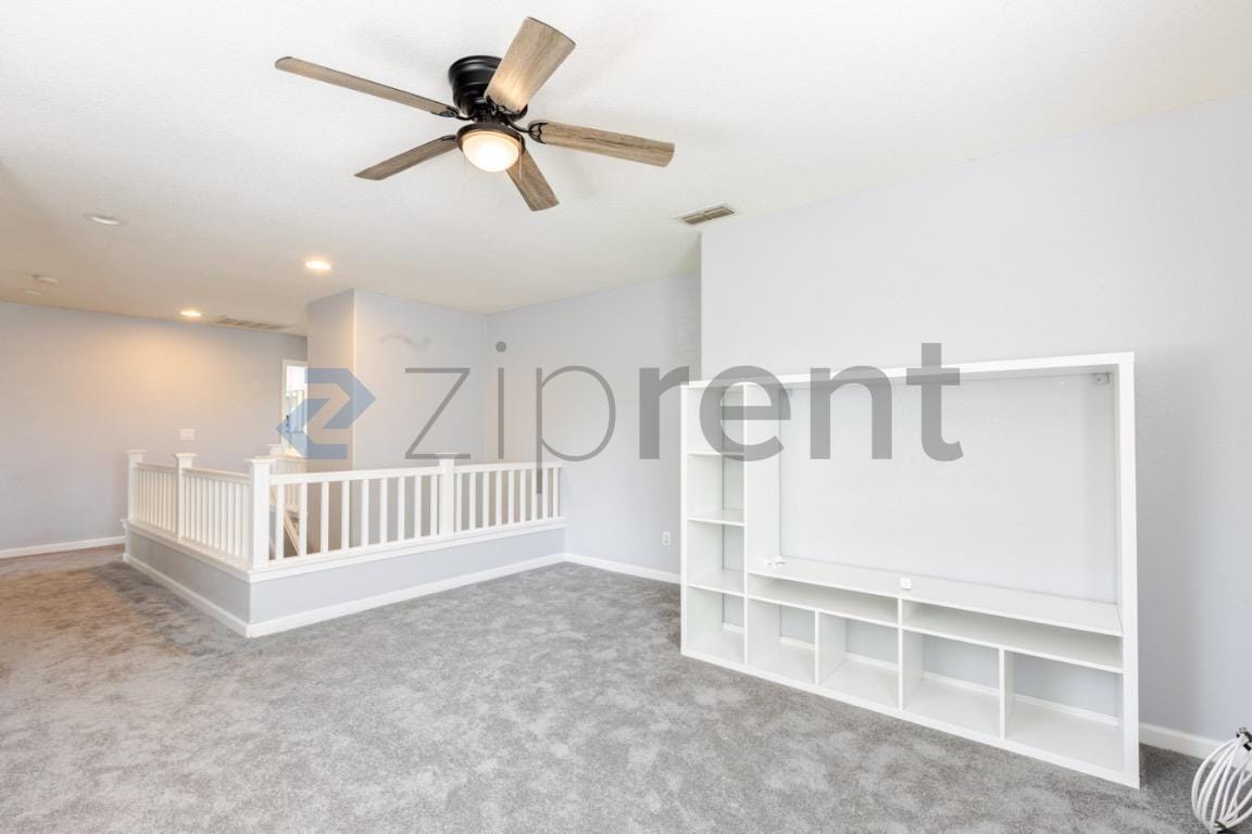 Building Photo - Unit