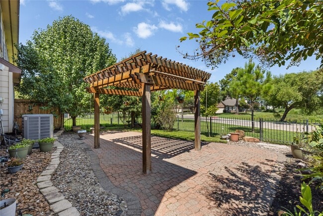 Building Photo - 7906 Glenn Cliff Dr