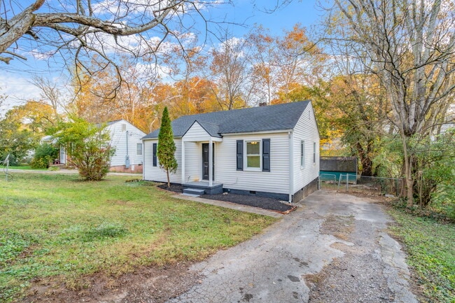 Building Photo - 2324 Greenfield Ln