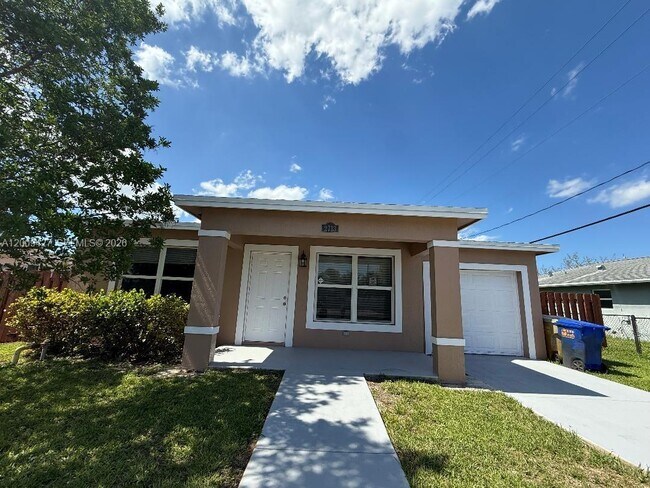 Building Photo - 2713 NW 6th St